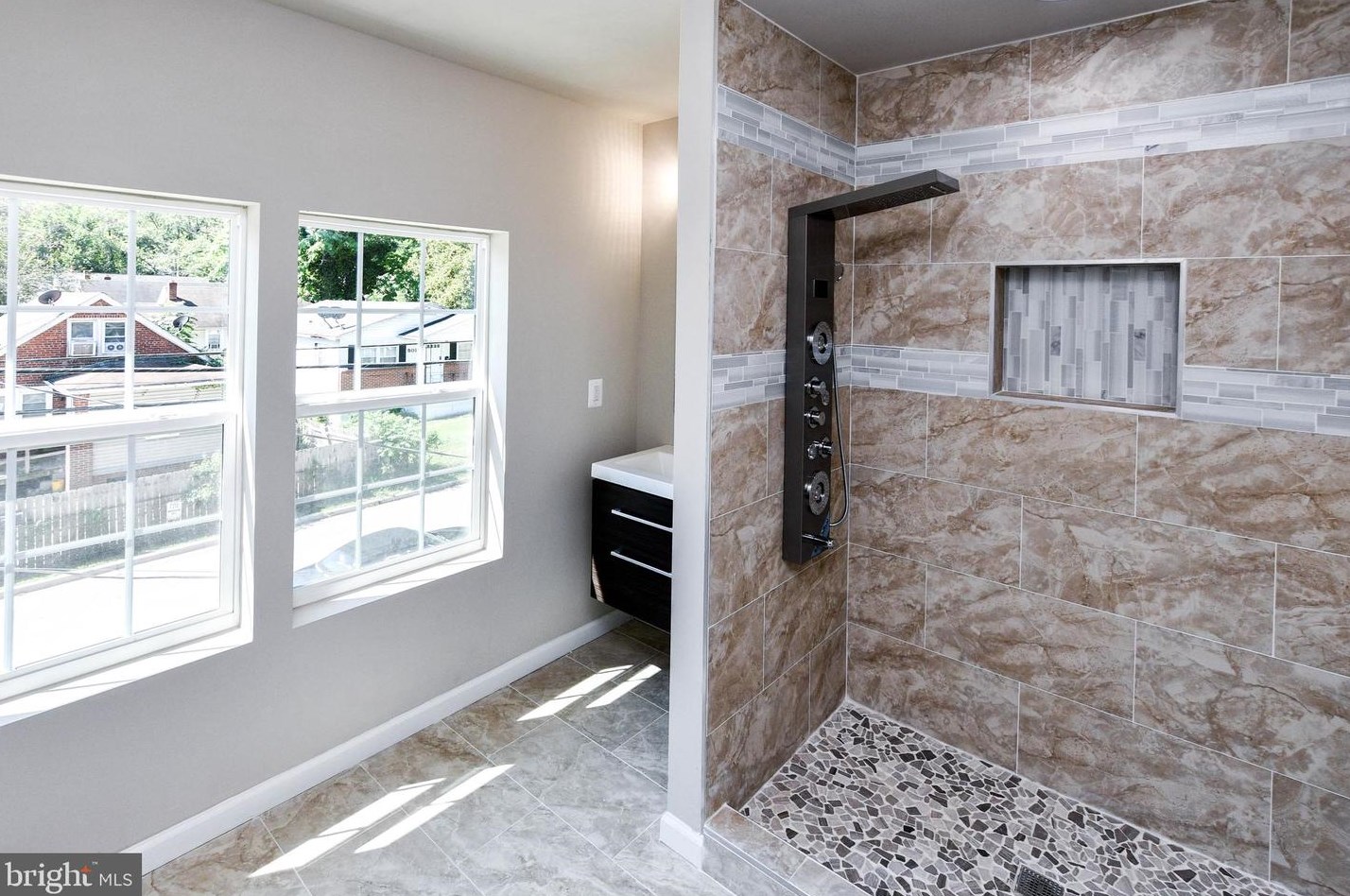 5022 Emo St, Capitol Heights MD  20743-2862 exterior