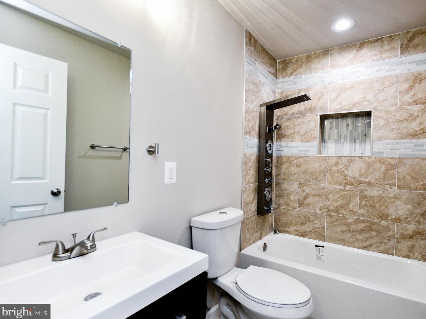 5022 Emo St, Capitol Heights MD  20743-2862 exterior