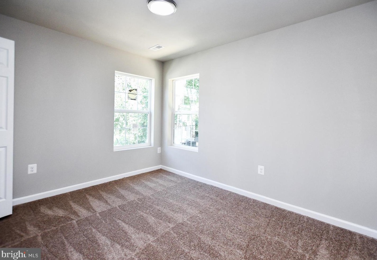 5022 Emo St, Capitol Heights MD  20743-2862 exterior