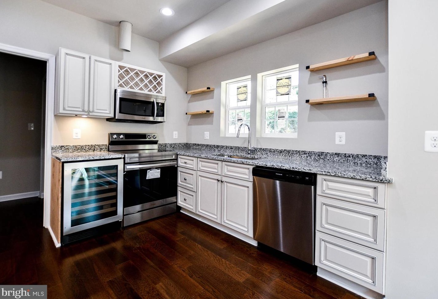 5022 Emo St, Capitol Heights MD  20743-2862 exterior