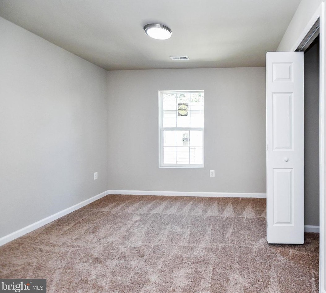 5022 Emo St, Capitol Heights MD  20743-2862 exterior