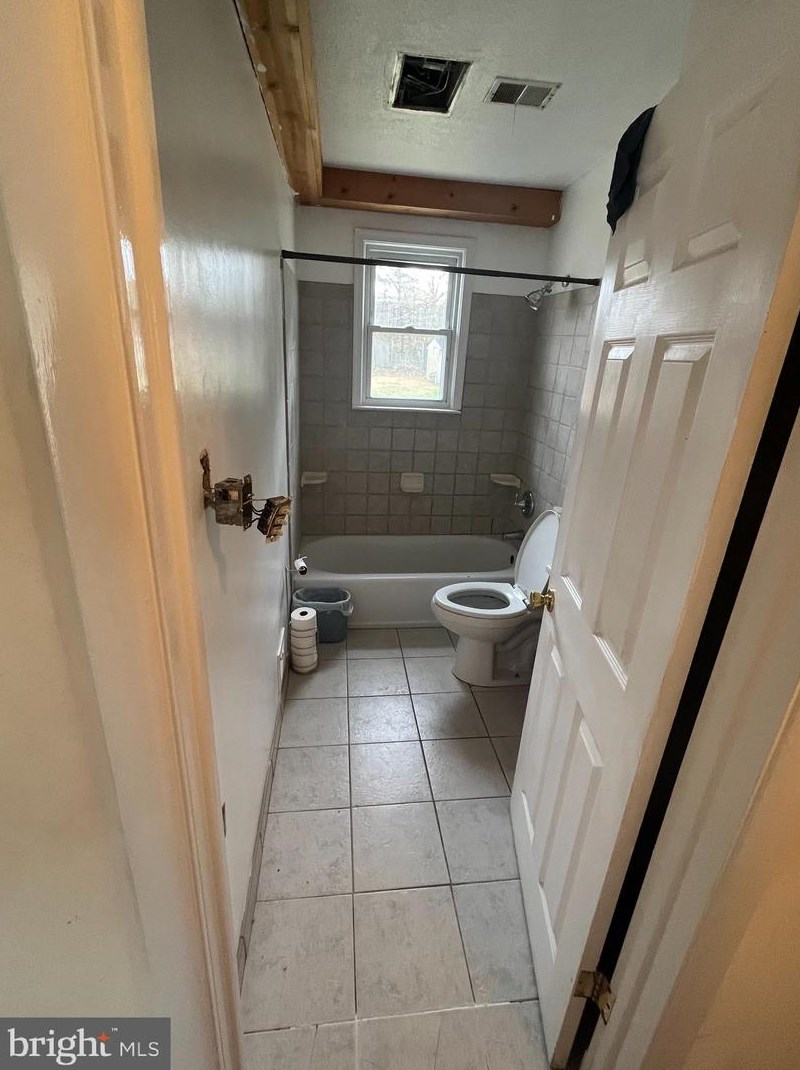 8600 Mimosa Ave, Clinton MD 20735-2646 exterior