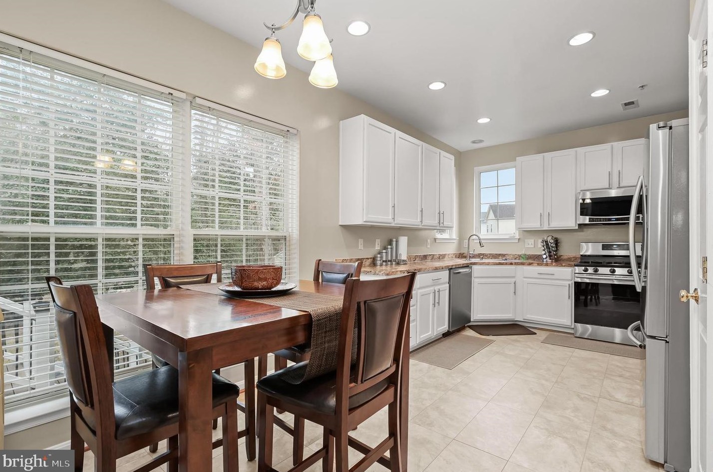 9002 Fox Park Rd, Clinton MD  20735-6100 exterior