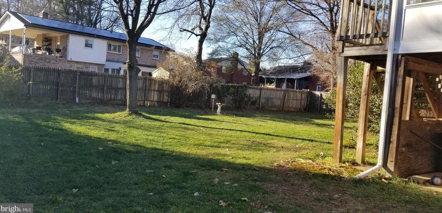 7909 Derby Dr, Clinton MD  20735-1550 exterior