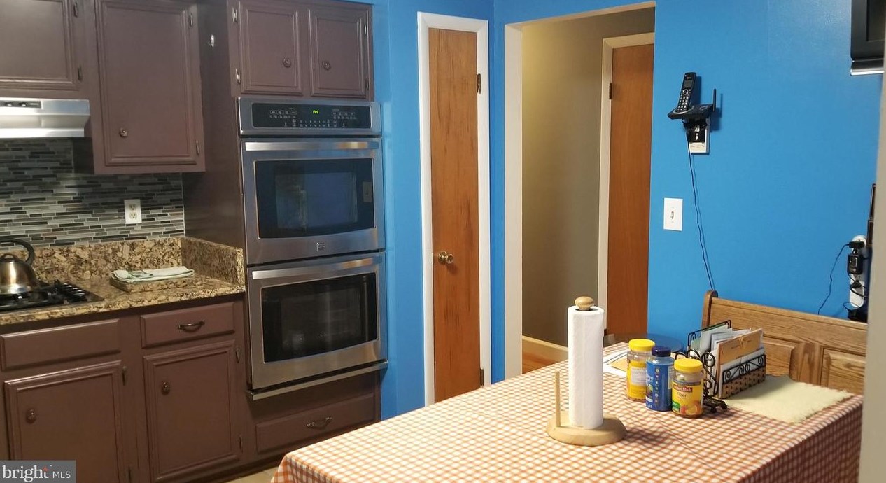 7909 Derby Dr, Clinton MD  20735-1550 exterior