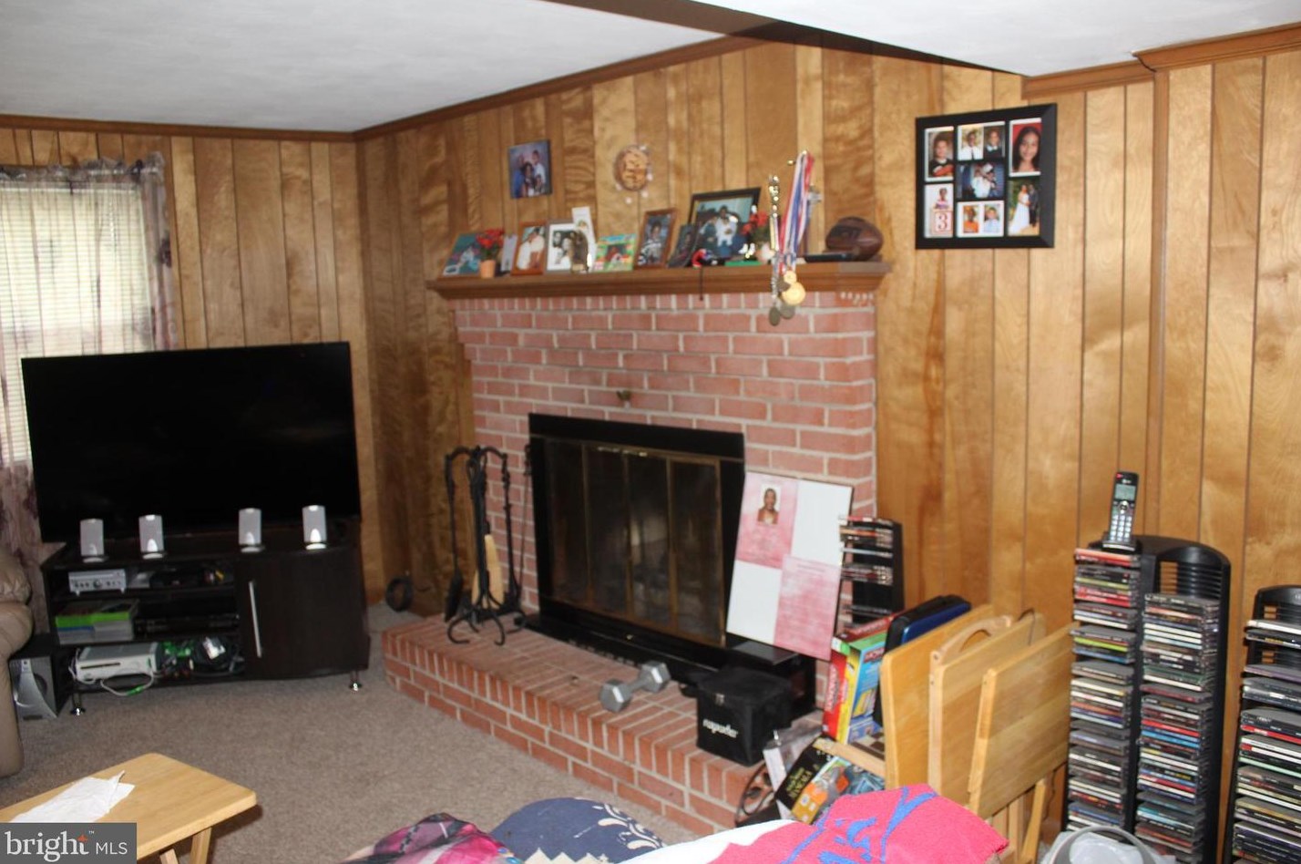 7909 Derby Dr, Clinton MD  20735-1550 exterior