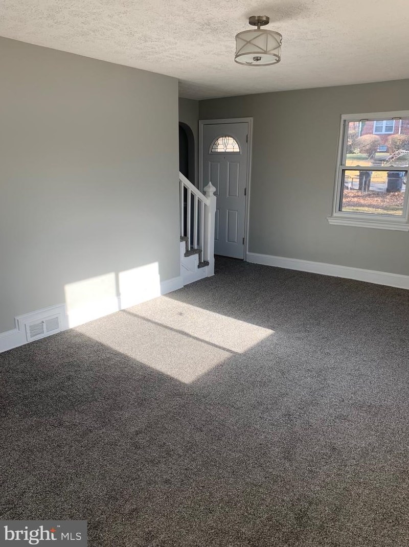 5509 Woodland Dr, Oxon Hill MD  20745-1327 exterior