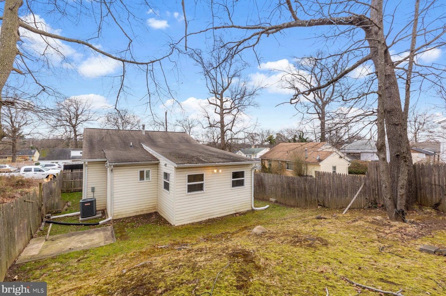 617 Goldleaf Ave, Capitol Heights MD  20743-2417 exterior