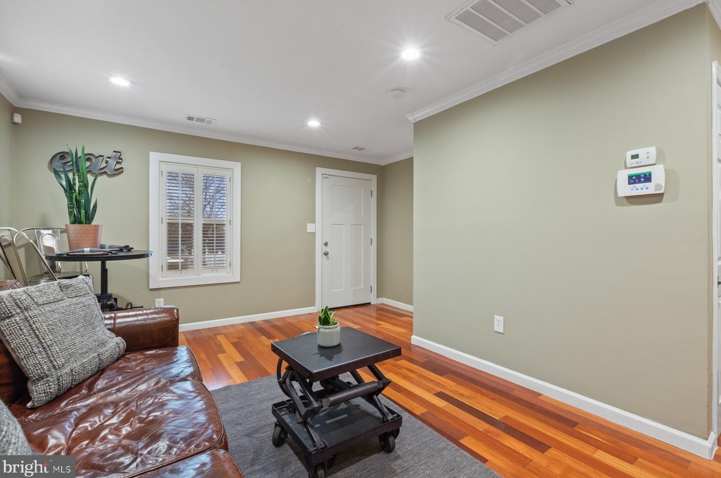 617 Goldleaf Ave, Capitol Heights MD  20743-2417 exterior