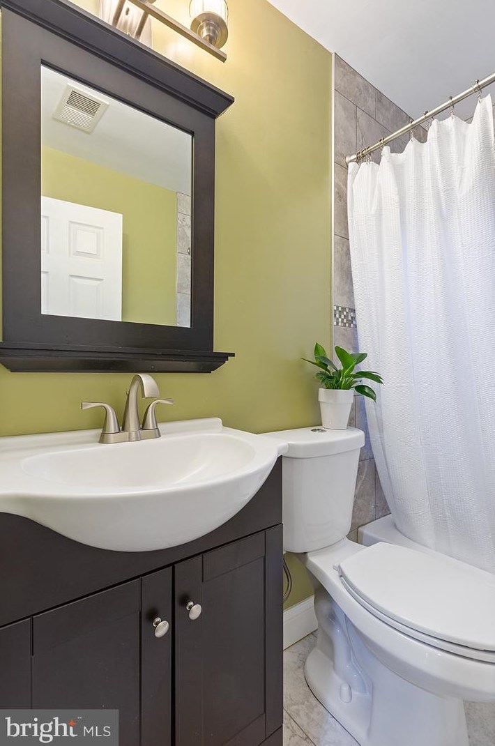 617 Goldleaf Ave, Capitol Heights MD  20743-2417 exterior