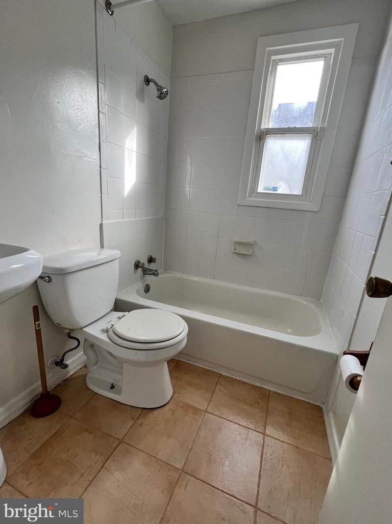 610 Fernleaf Ave, Capitol Heights MD  20743-6002 exterior