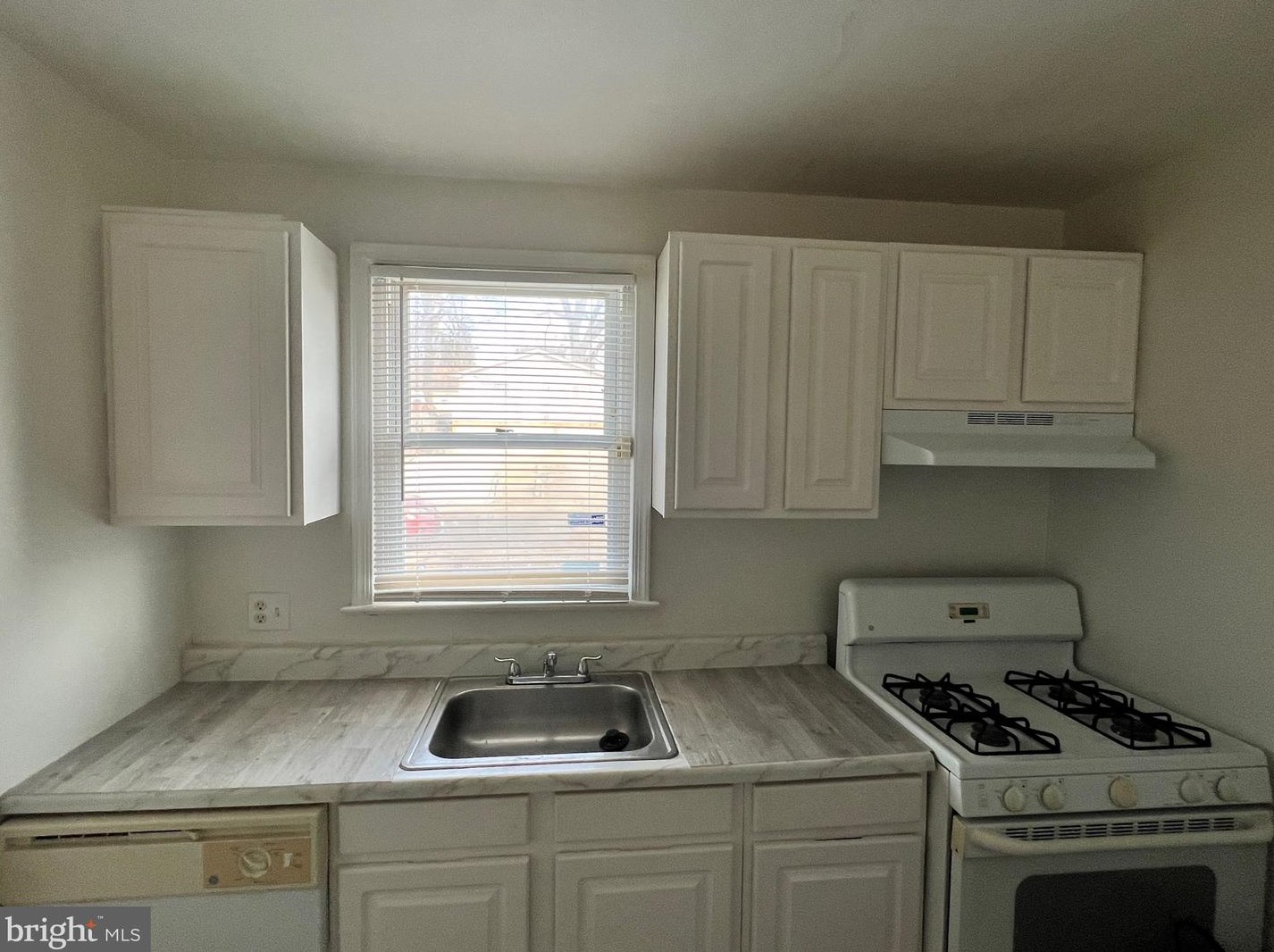 610 Fernleaf Ave, Capitol Heights MD  20743-6002 exterior