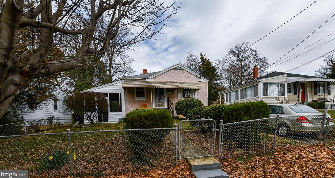 1323 Oates St, Capitol Heights MD  20743-1249 exterior