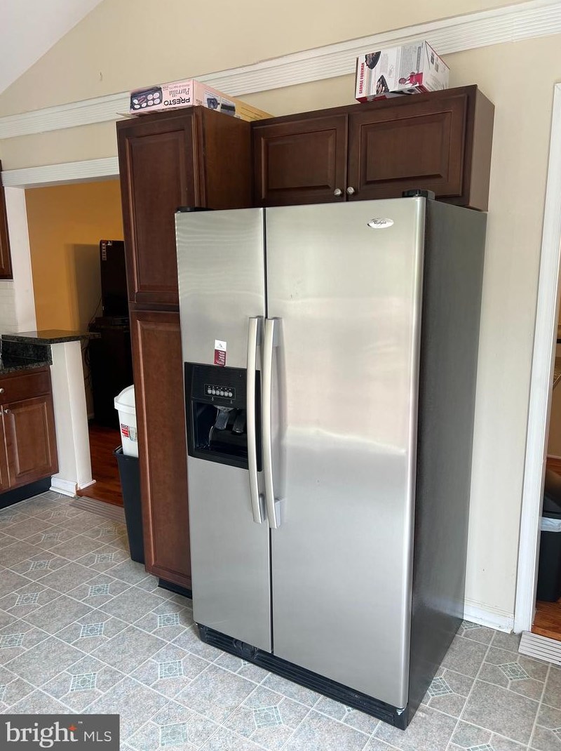 9511 Dalmatia Dr, Clinton MD  20735-4404 exterior