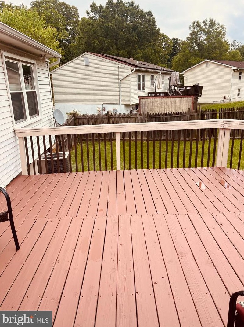 9511 Dalmatia Dr, Clinton MD  20735-4404 exterior