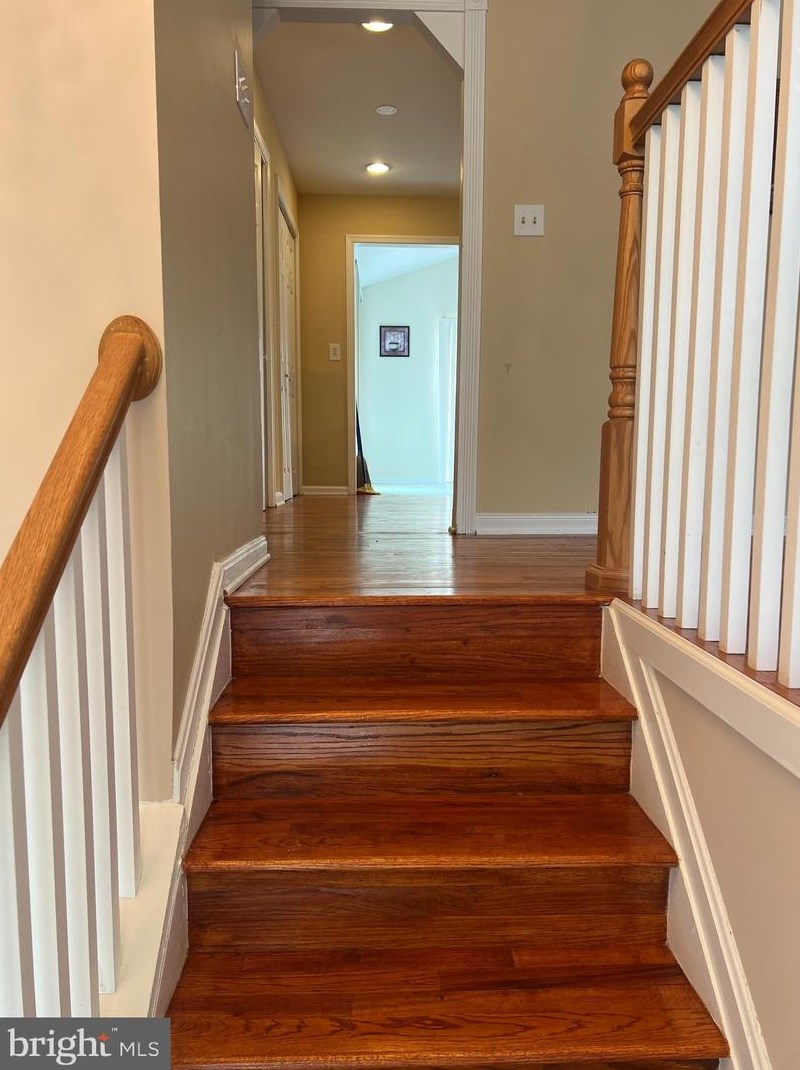 9511 Dalmatia Dr, Clinton MD  20735-4404 exterior