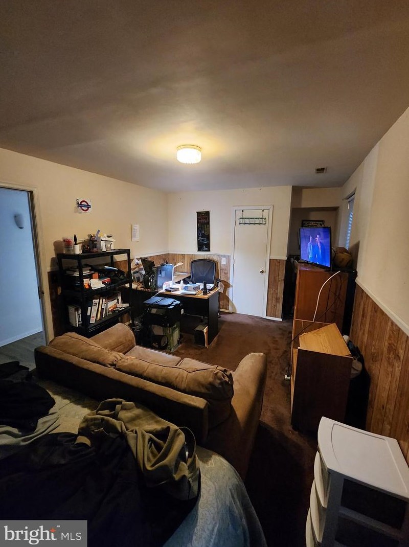 9507 Dalmatia Dr, Clinton MD  20735-4404 exterior