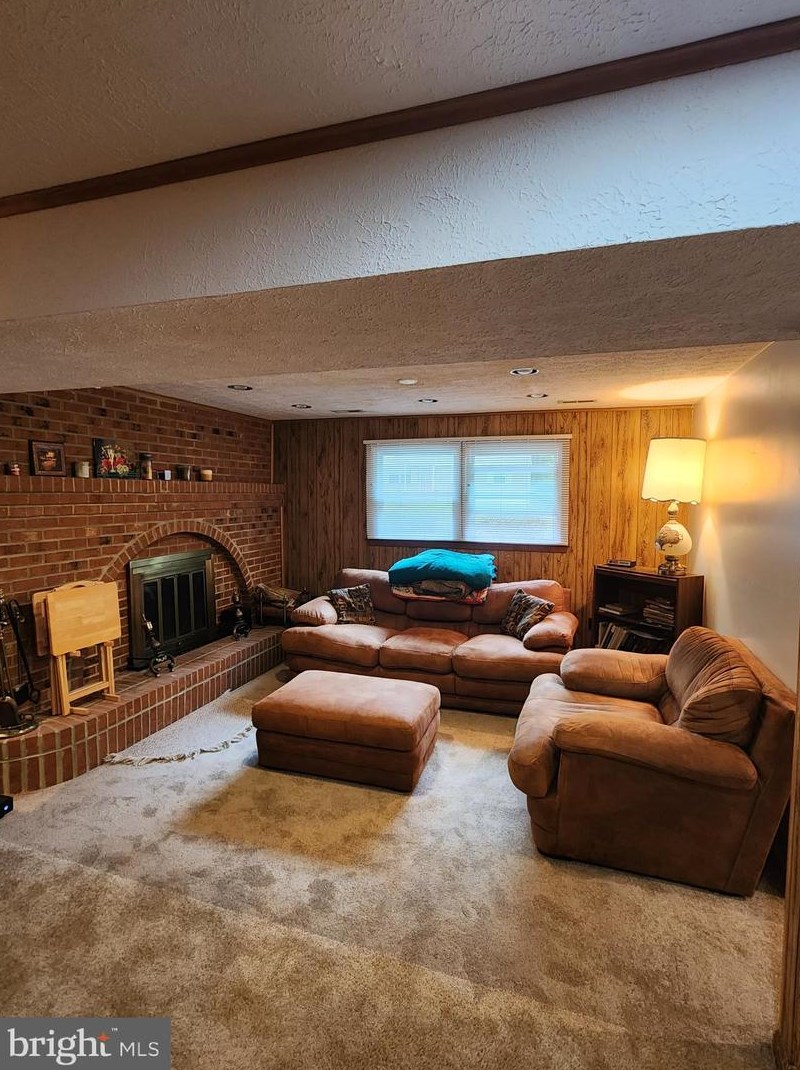 9507 Dalmatia Dr, Clinton MD  20735-4404 exterior