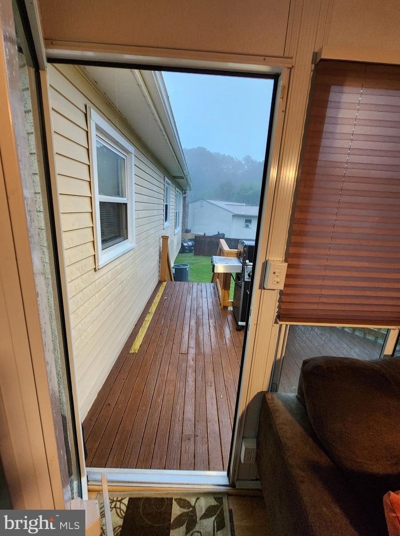 9507 Dalmatia Dr, Clinton MD  20735-4404 exterior