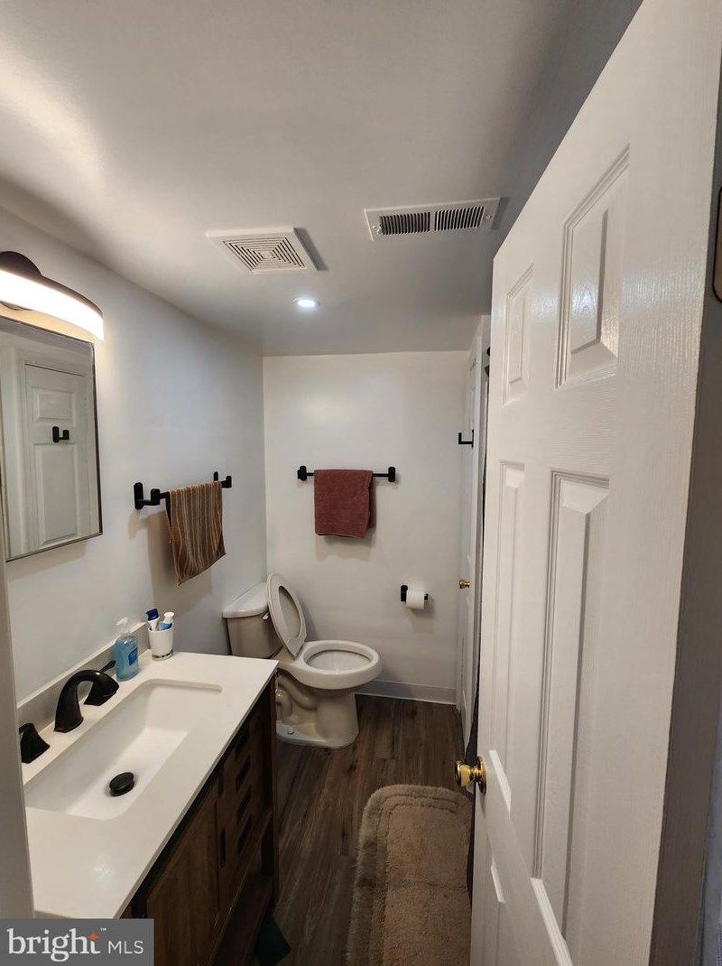 9507 Dalmatia Dr, Clinton MD  20735-4404 exterior