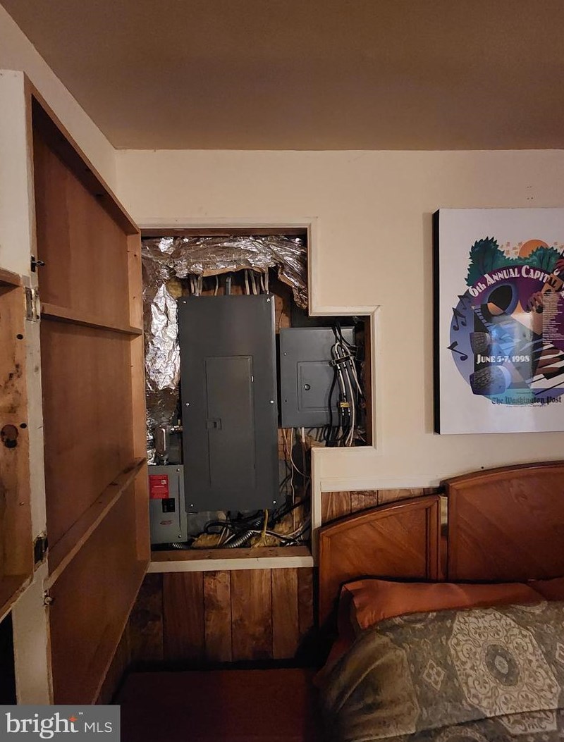 9507 Dalmatia Dr, Clinton MD  20735-4404 exterior