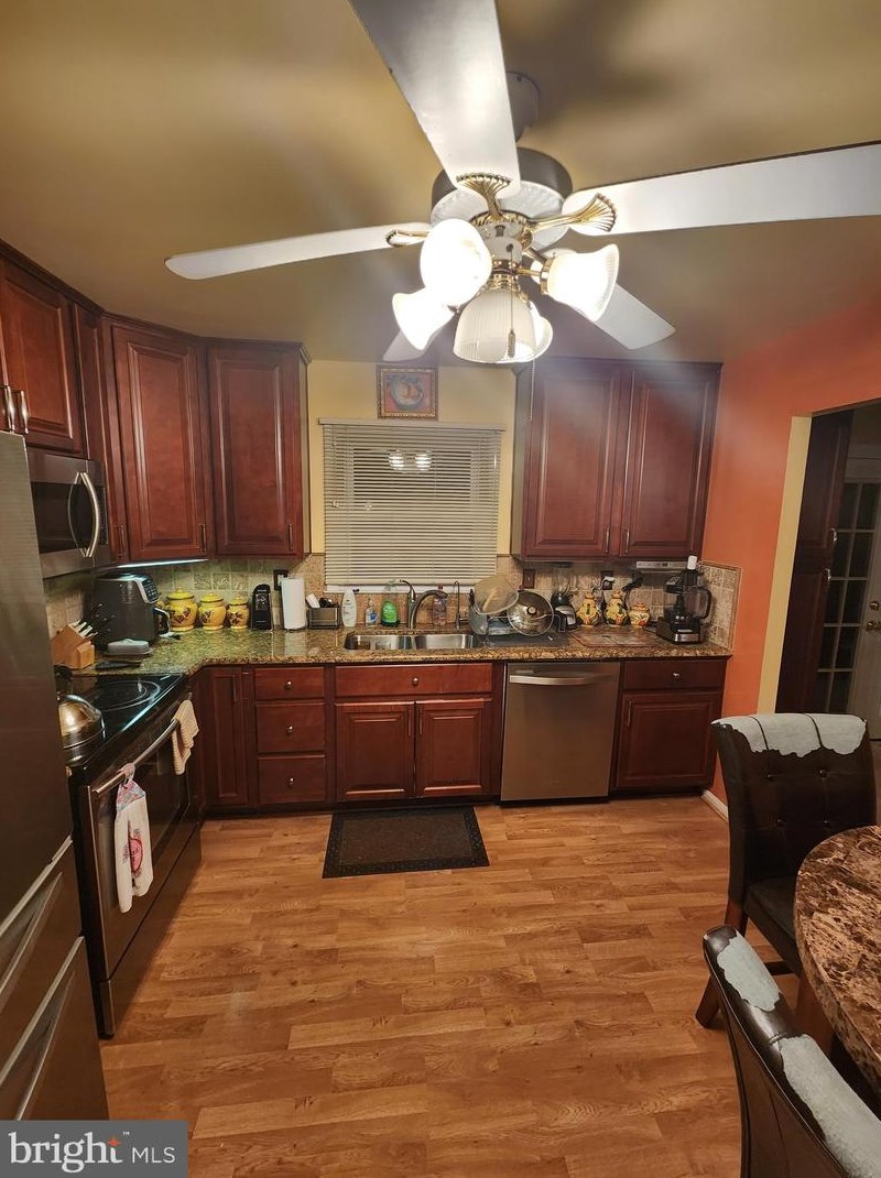 9507 Dalmatia Dr, Clinton MD  20735-4404 exterior