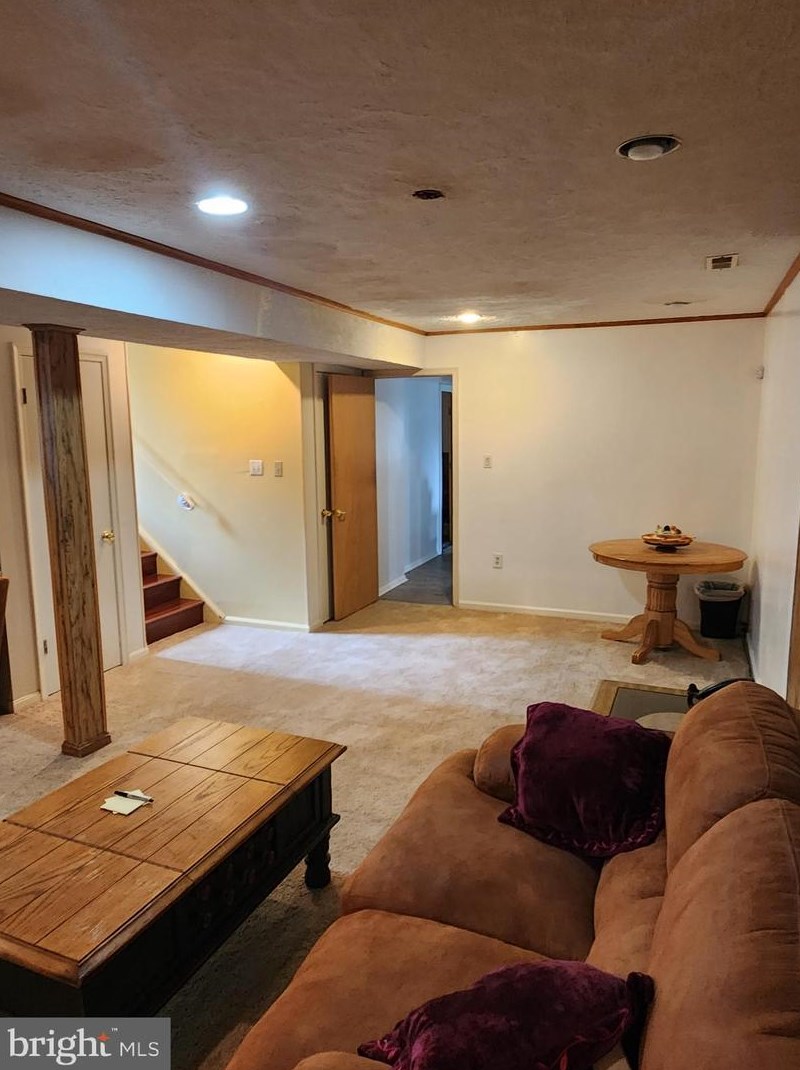 9507 Dalmatia Dr, Clinton MD  20735-4404 exterior