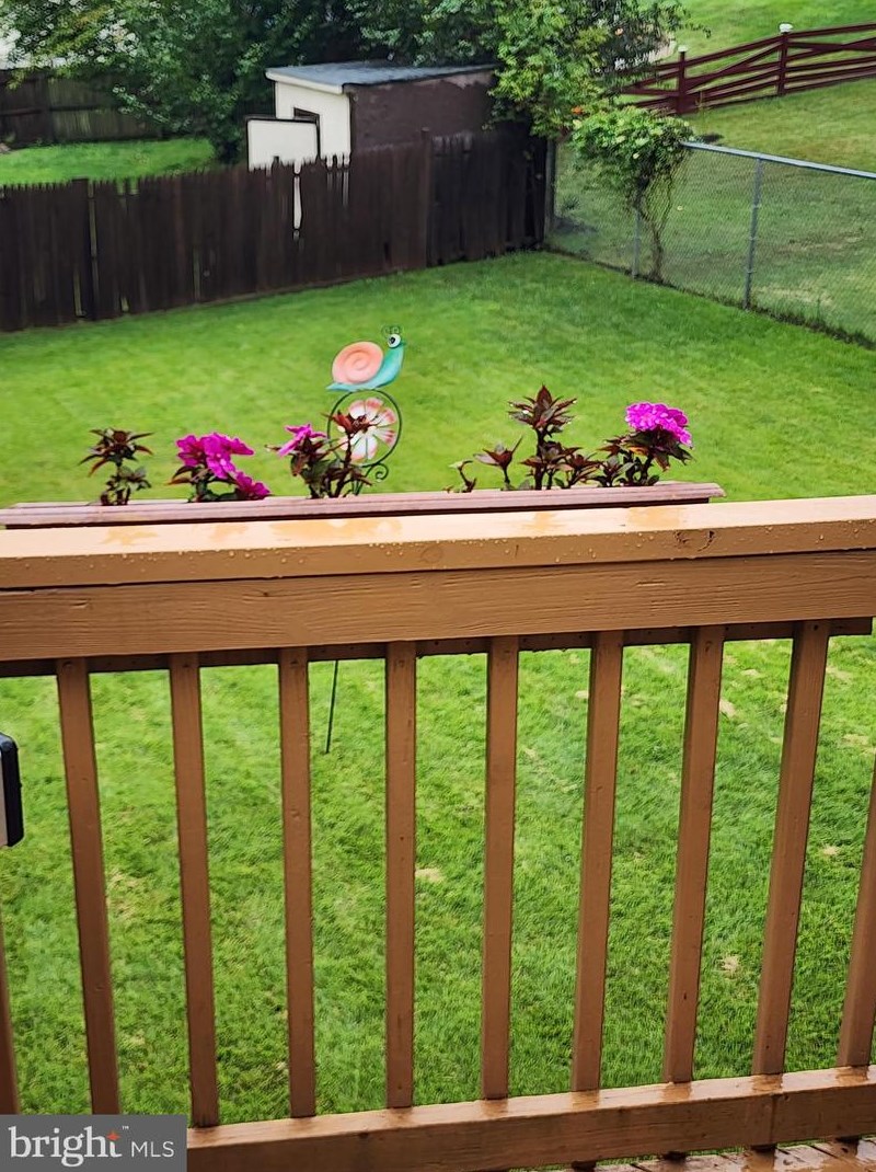 9507 Dalmatia Dr, Clinton MD  20735-4404 exterior