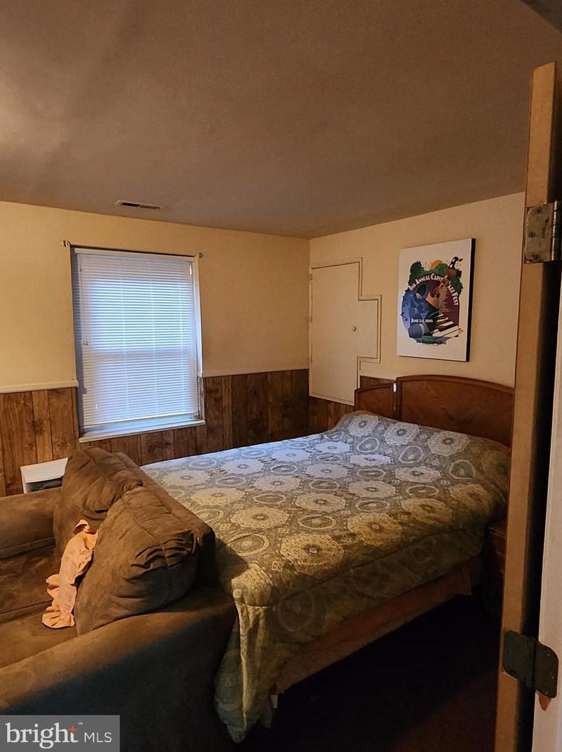 9507 Dalmatia Dr, Clinton MD  20735-4404 exterior