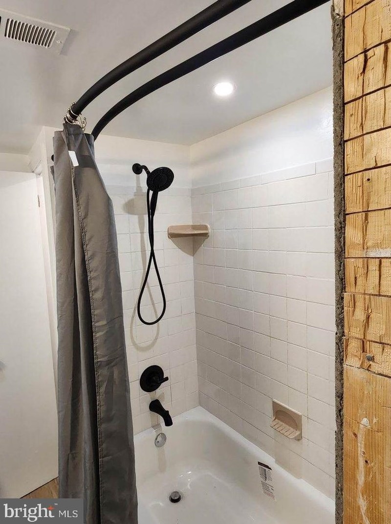 9507 Dalmatia Dr, Clinton MD  20735-4404 exterior