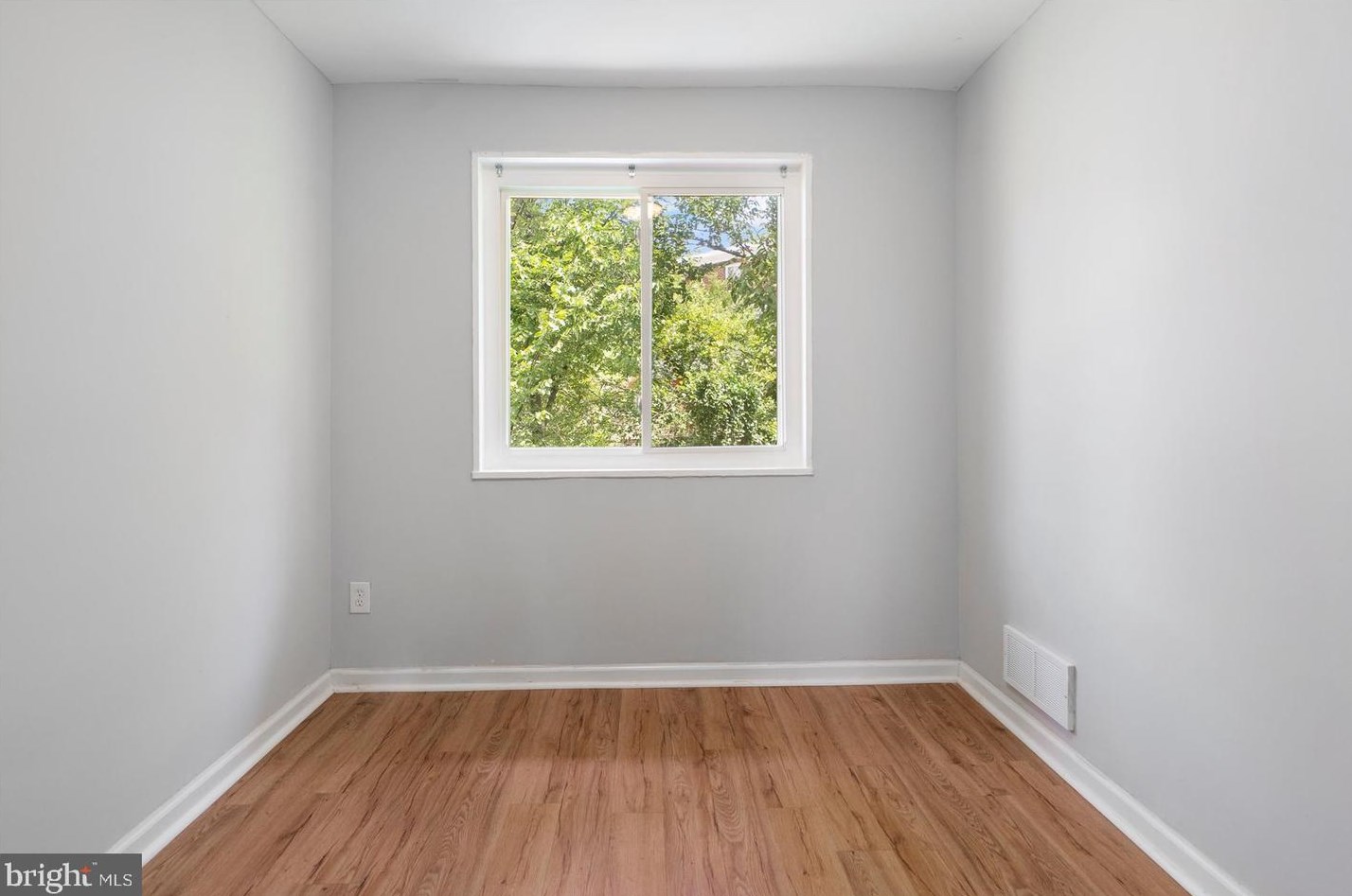 5202 Leverett St, Oxon Hill MD  20745-2032 exterior