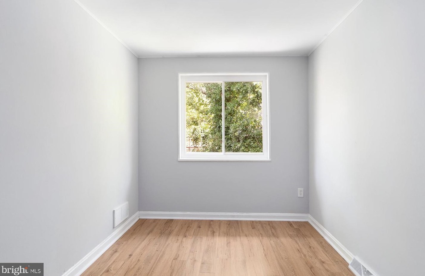 5202 Leverett St, Oxon Hill MD  20745-2032 exterior