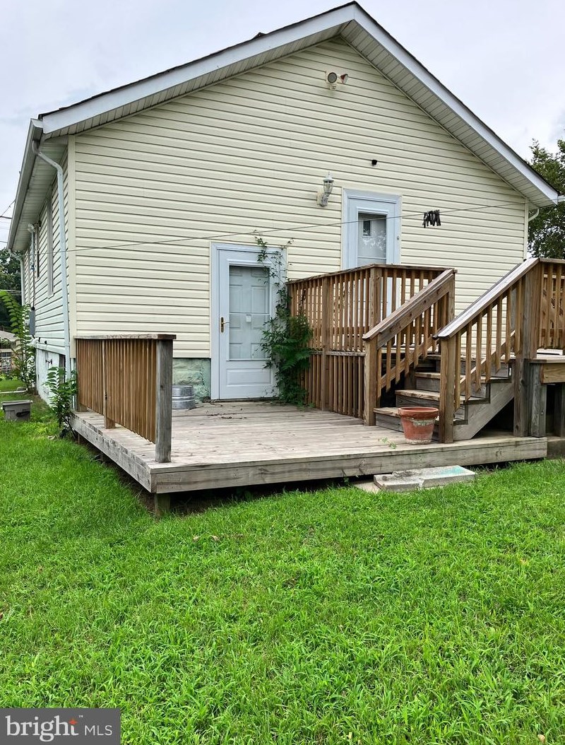 1105 Eastern Ave, Capitol Heights MD  20743-1123 exterior