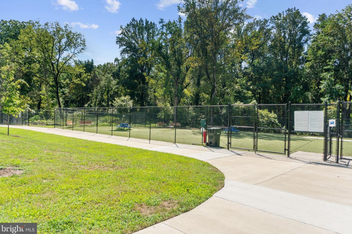 907 Rollins Ave, Capitol Heights MD 20743-3108 exterior