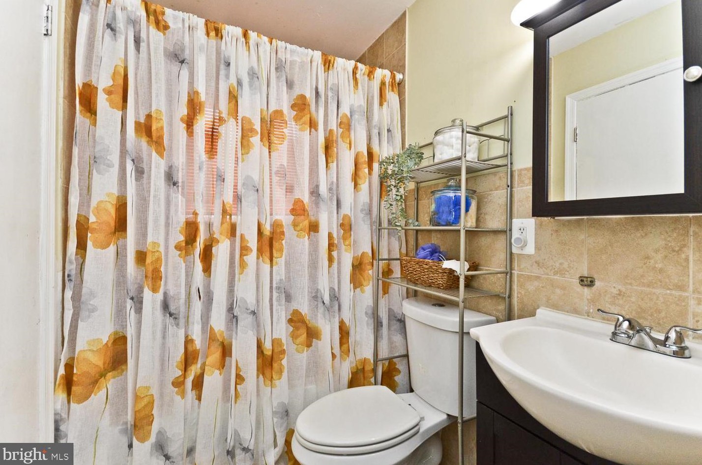 6904 Drylog St, Capitol Heights MD  20743-2403 exterior