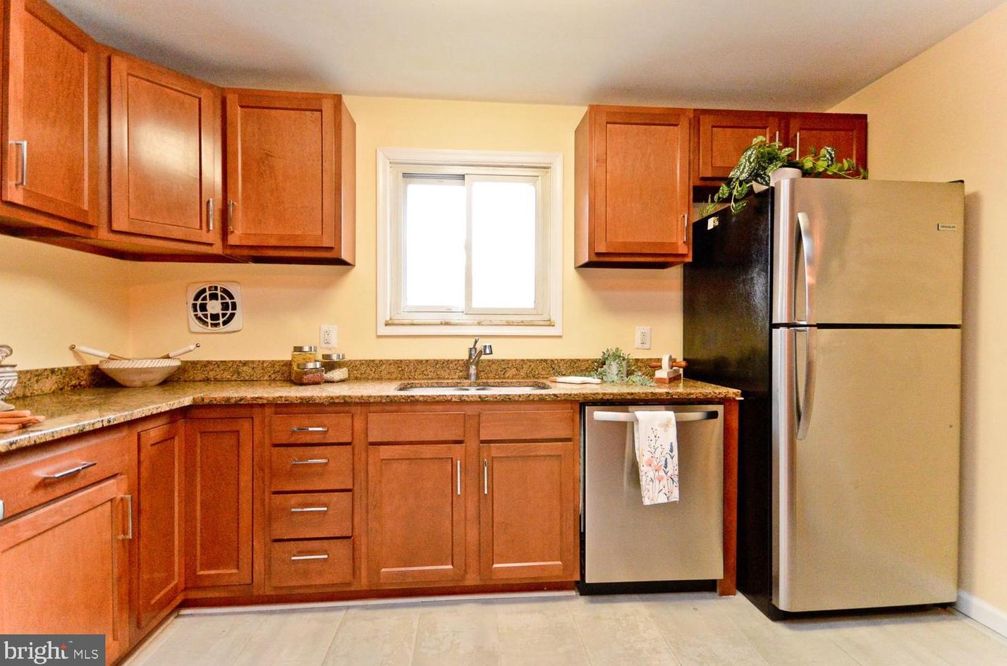 6904 Drylog St, Capitol Heights MD  20743-2403 exterior