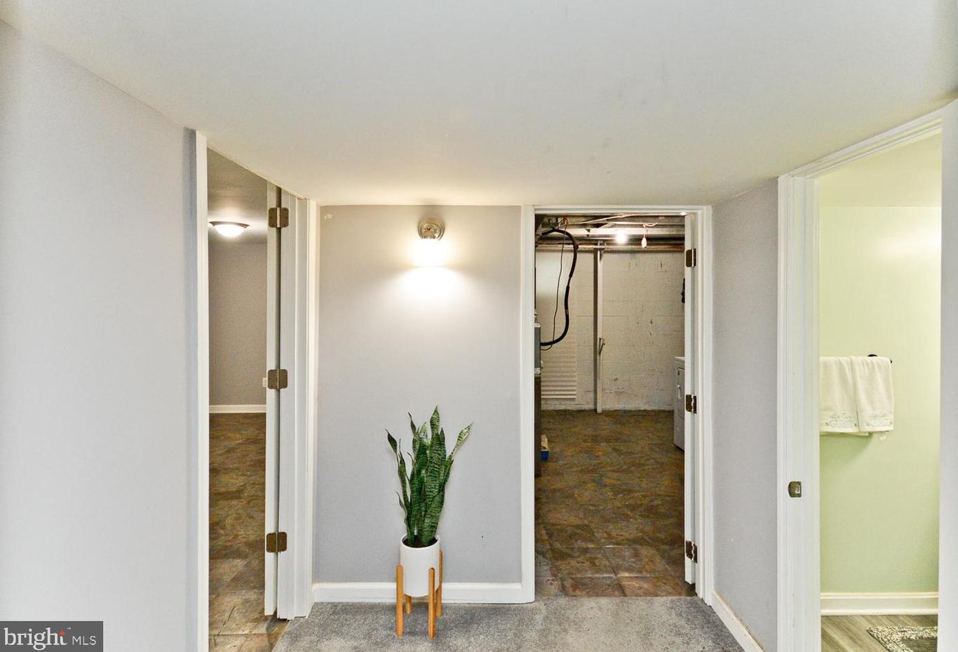 6904 Drylog St, Capitol Heights MD  20743-2403 exterior