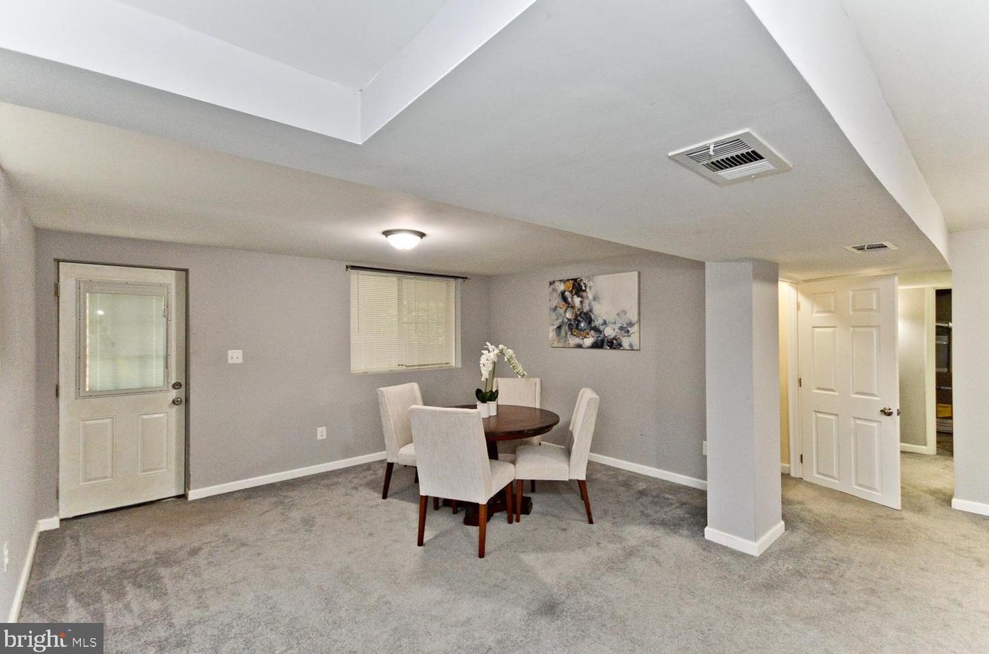 6904 Drylog St, Capitol Heights MD  20743-2403 exterior