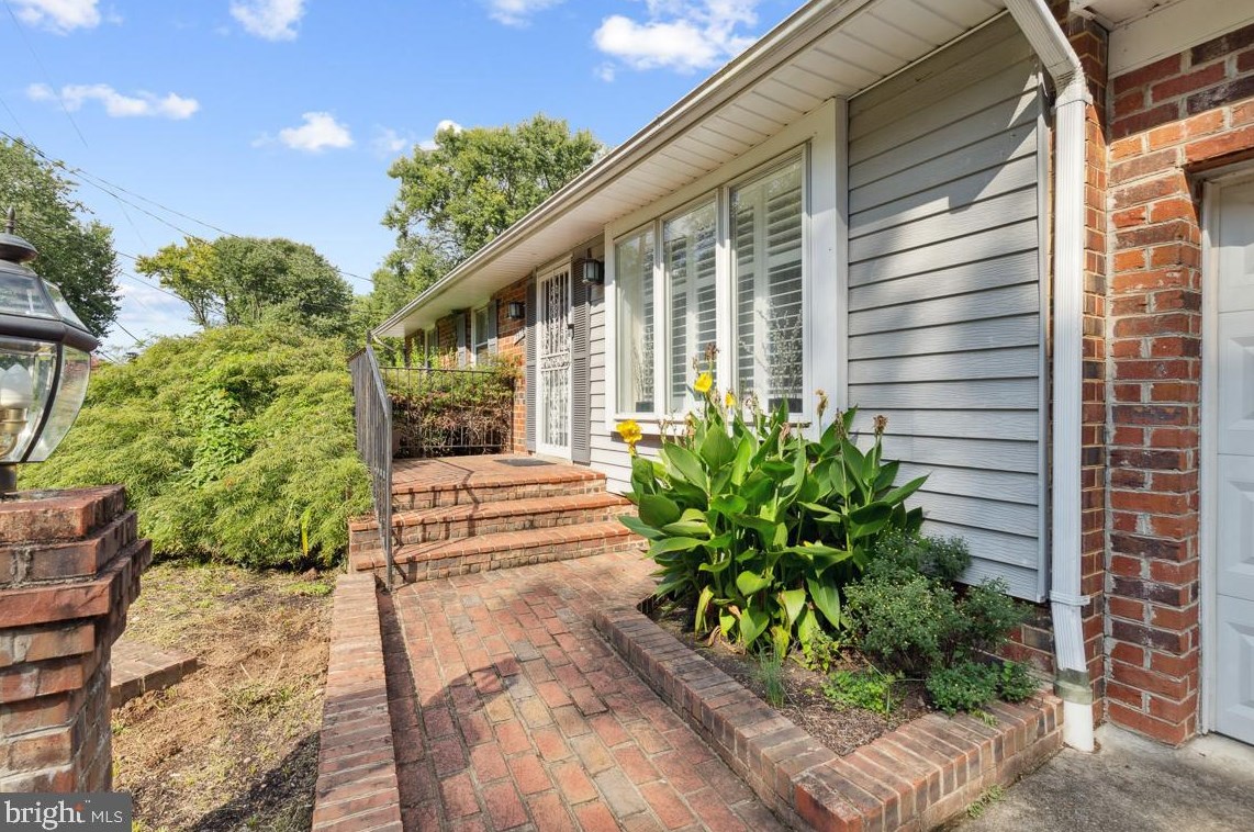 7916 Beechnut Rd, Capitol Heights MD 20743-4733 exterior