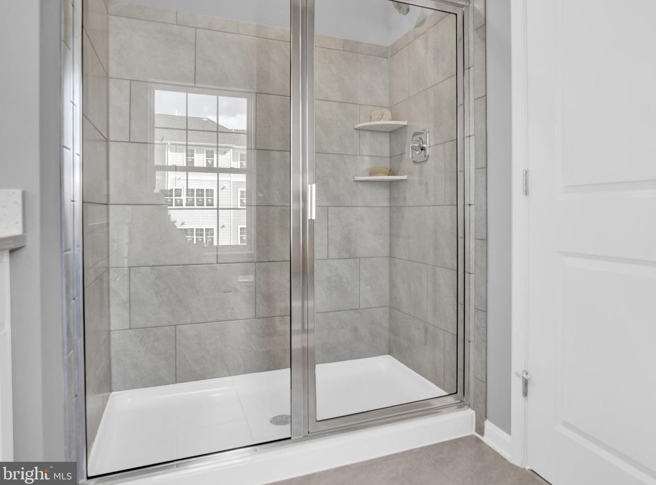 8752 Mimosa Ave, Clinton MD 20735-2647 exterior