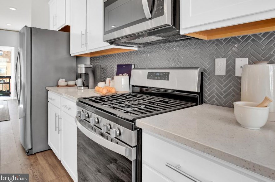 8754 Mimosa Ave, Clinton MD 20735-2647 exterior