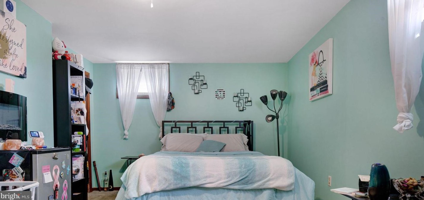 6815 Drylog St, Capitol Heights MD 20743-2401 exterior