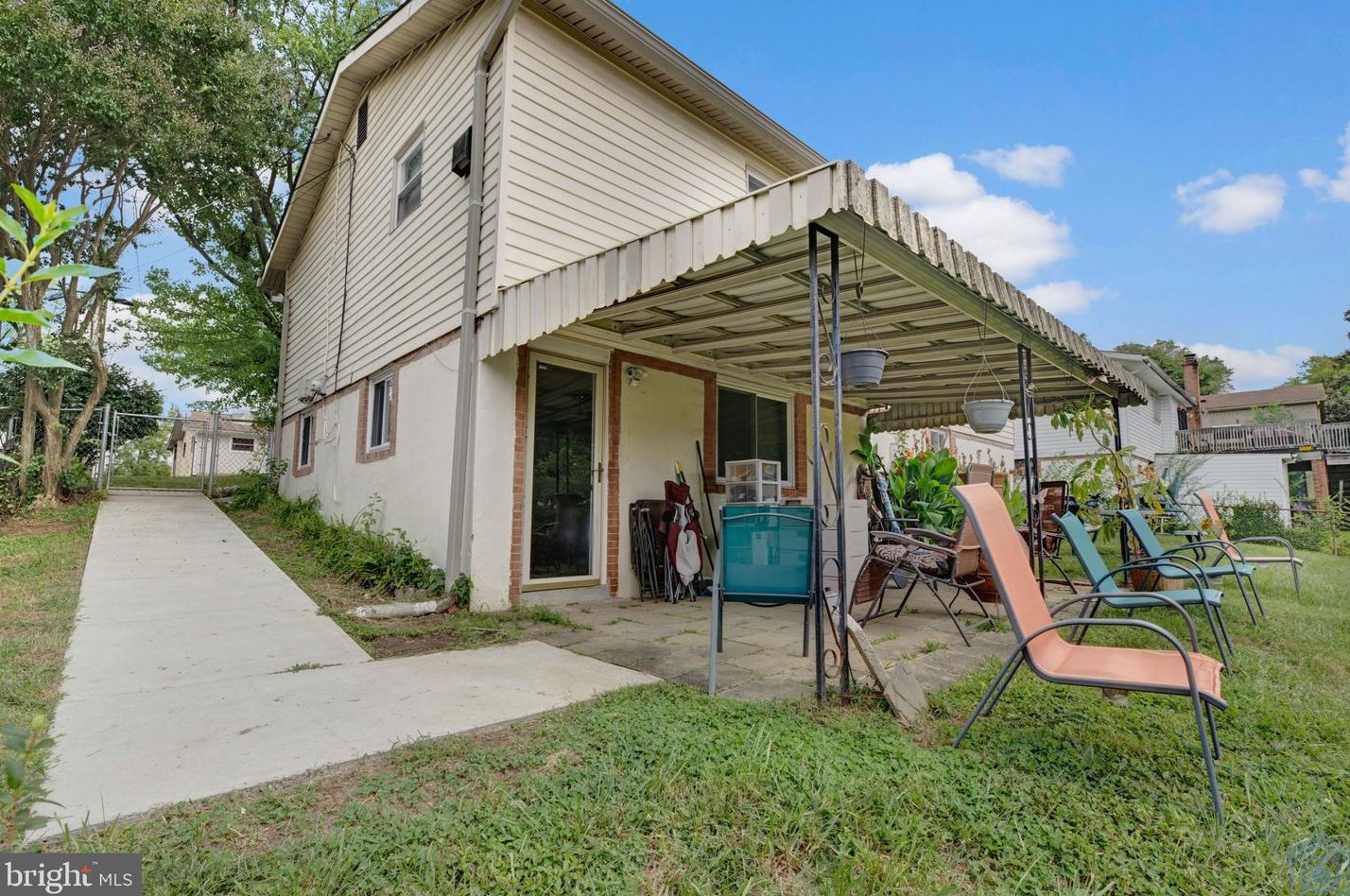 6815 Drylog St, Capitol Heights MD 20743-2401 exterior