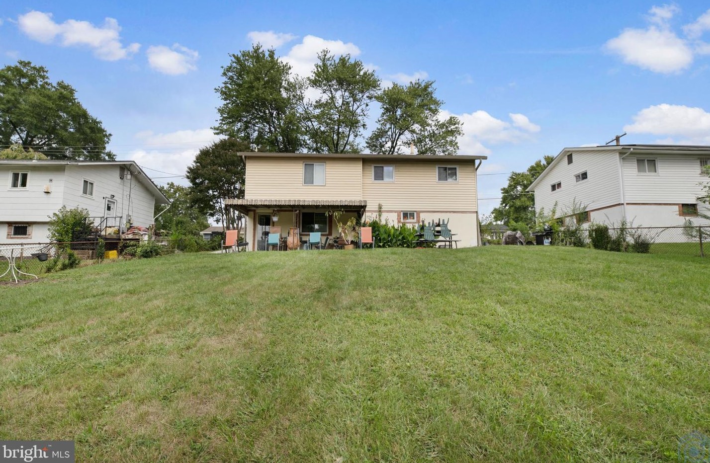 6815 Drylog St, Capitol Heights MD 20743-2401 exterior