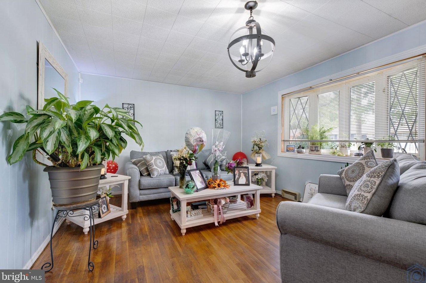 6815 Drylog St, Capitol Heights MD 20743-2401 exterior