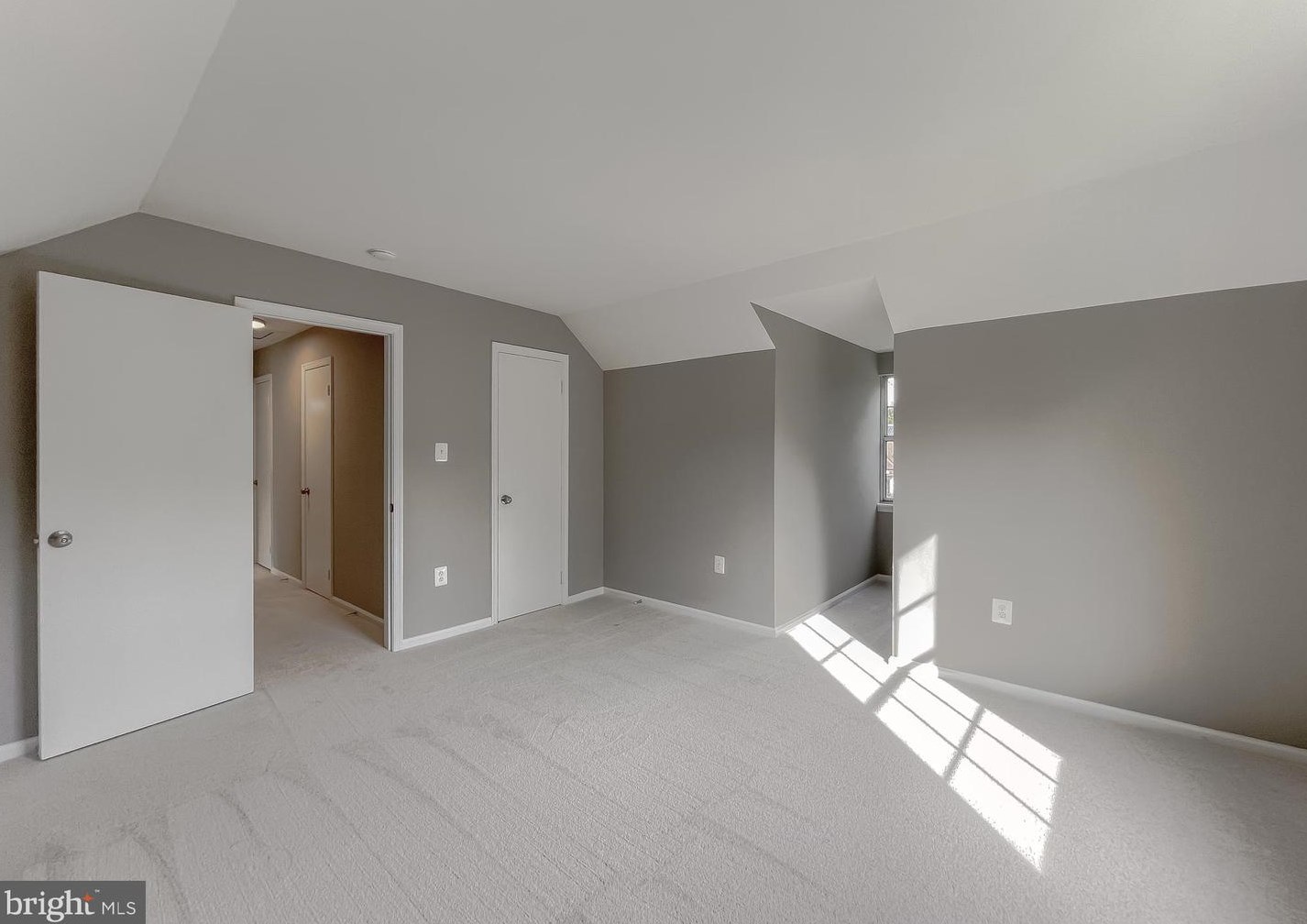 7605 Fox Hunt Ct, Clinton MD 20735-3063 exterior