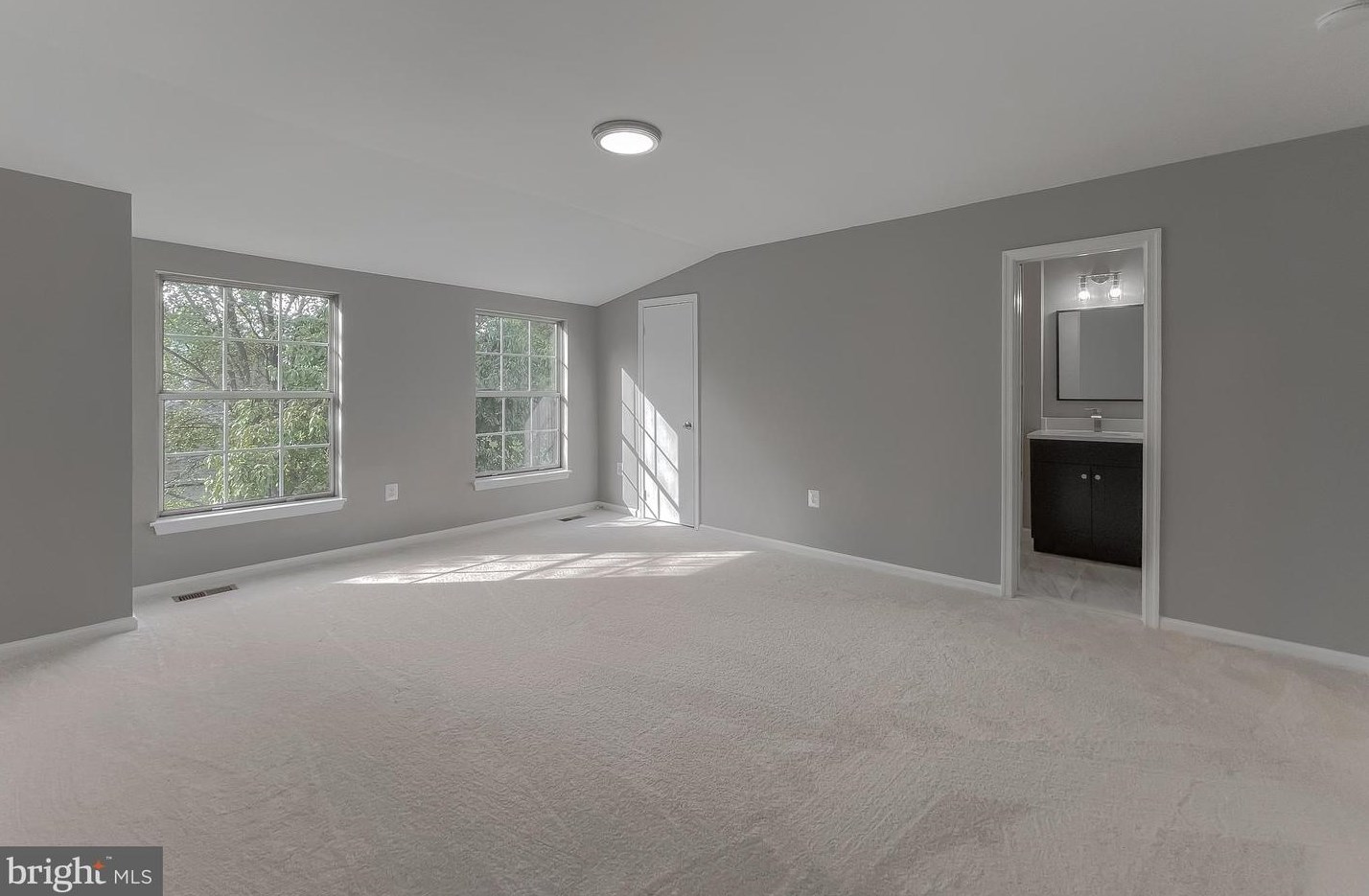 7605 Fox Hunt Ct, Clinton MD 20735-3063 exterior