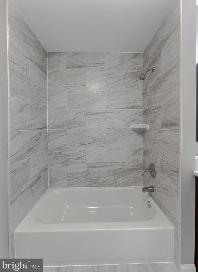 7605 Fox Hunt Ct, Clinton MD 20735-3063 exterior