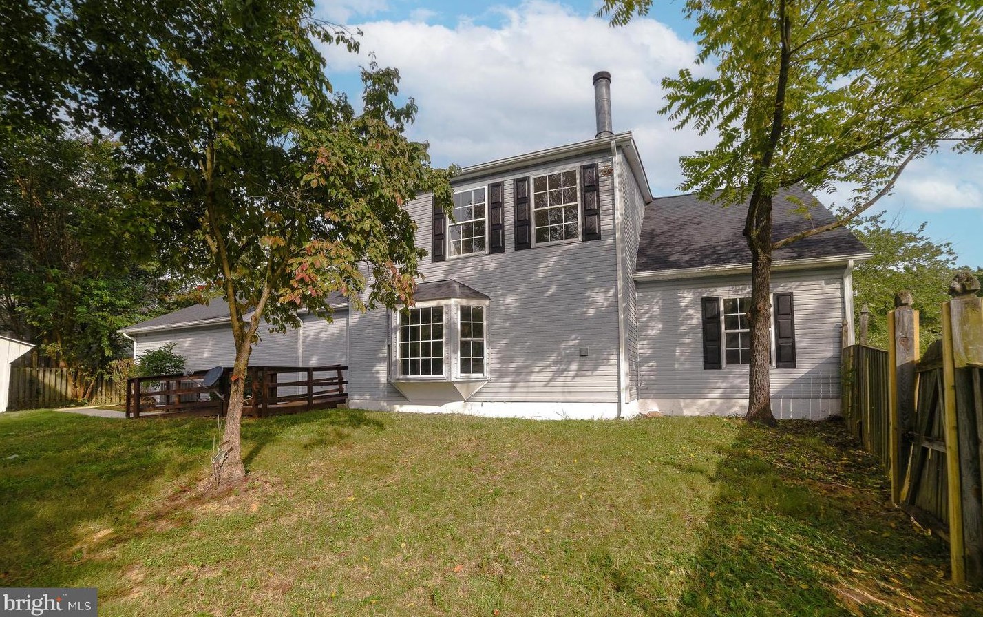 7605 Fox Hunt Ct, Clinton MD 20735-3063 exterior