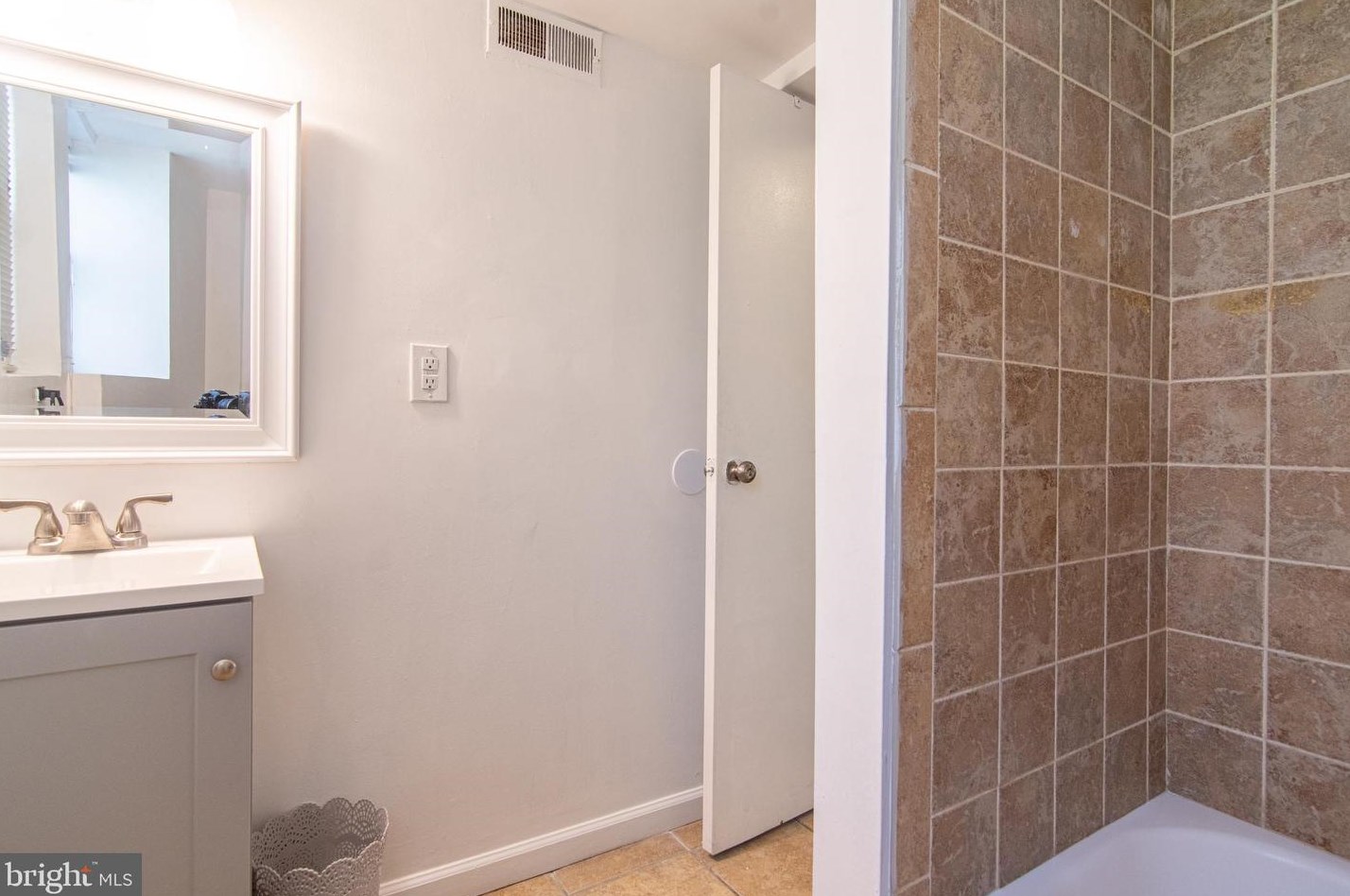 5020 Fable St, Capitol Heights MD 20743-4079 exterior